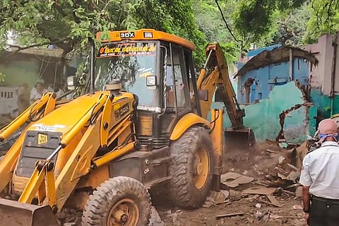 Anti-encroachment drive at Palani Hill